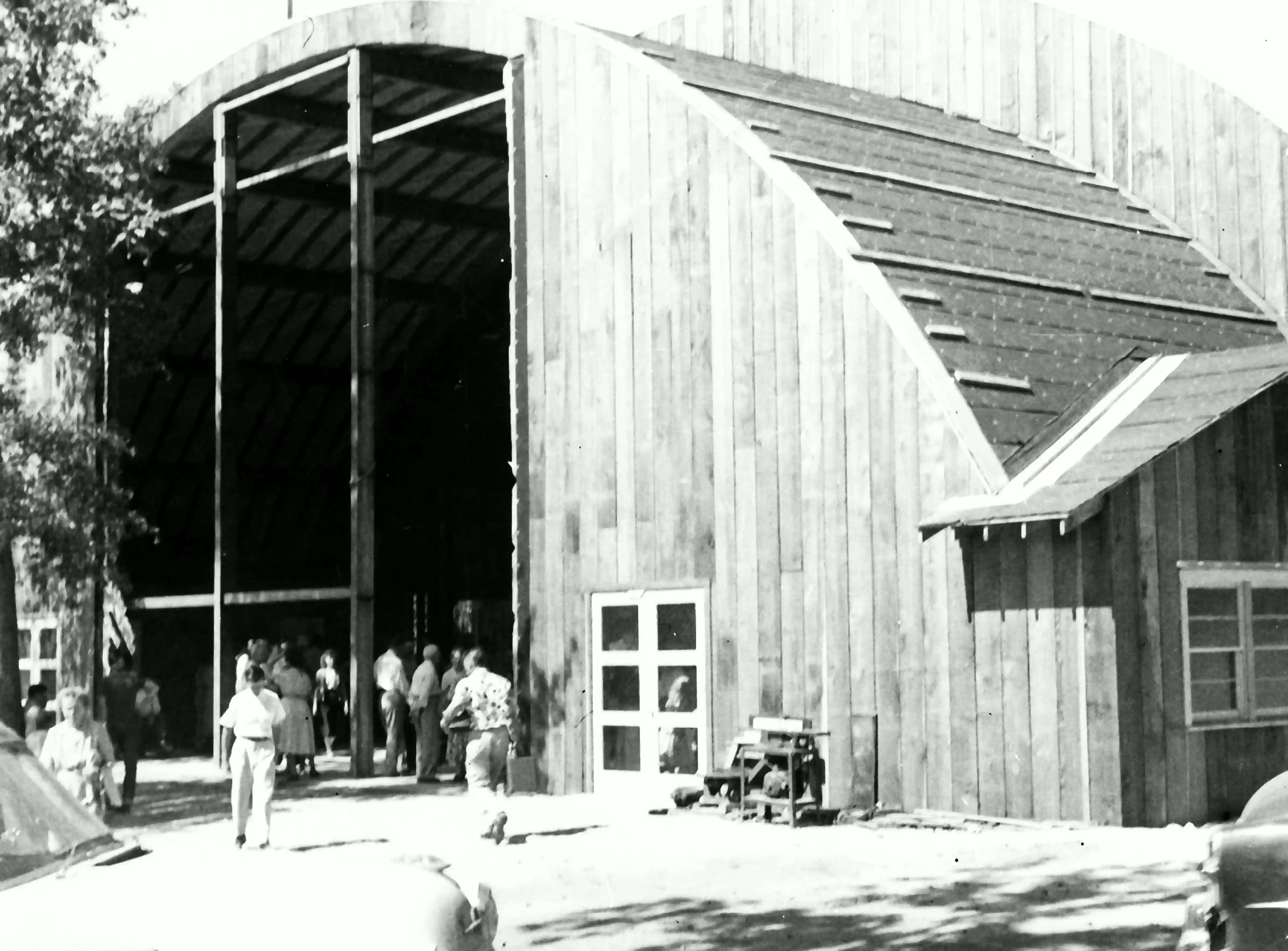 redwood-building-big-sandy_23982500220_o